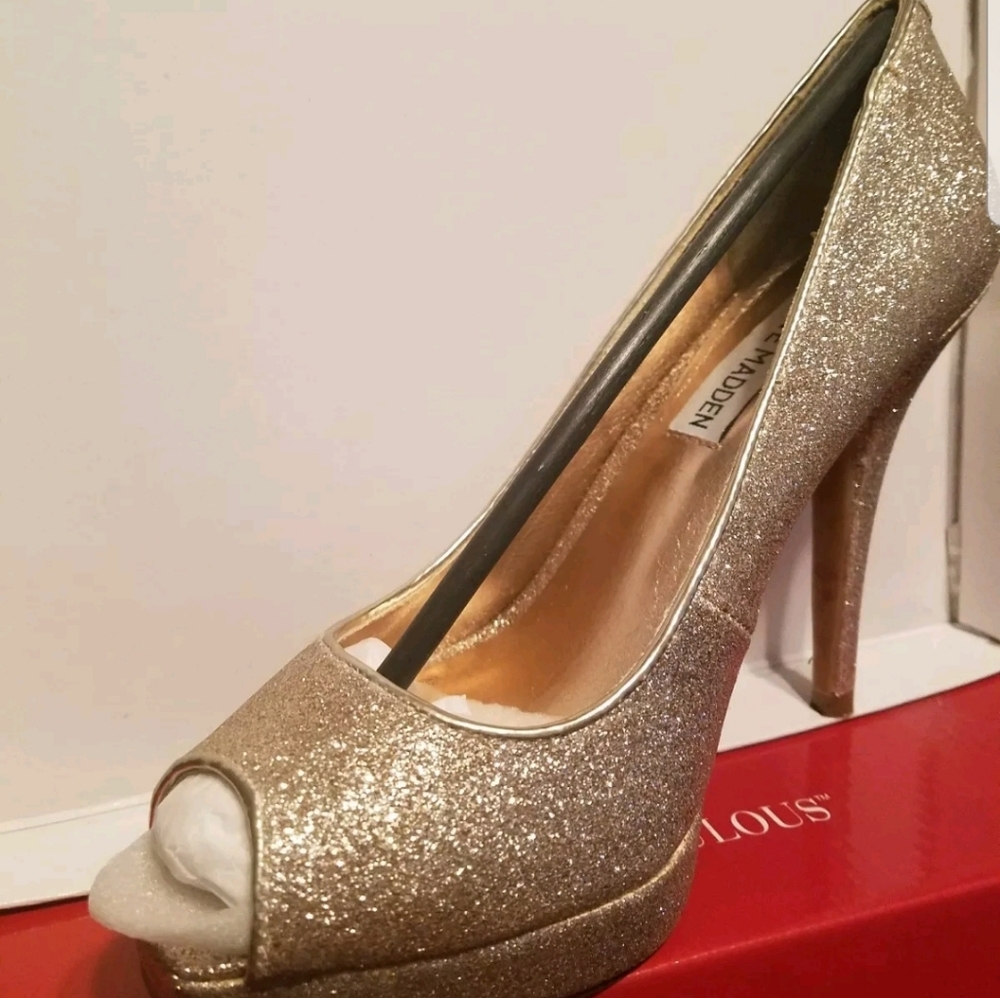 Peeptoe Pumps